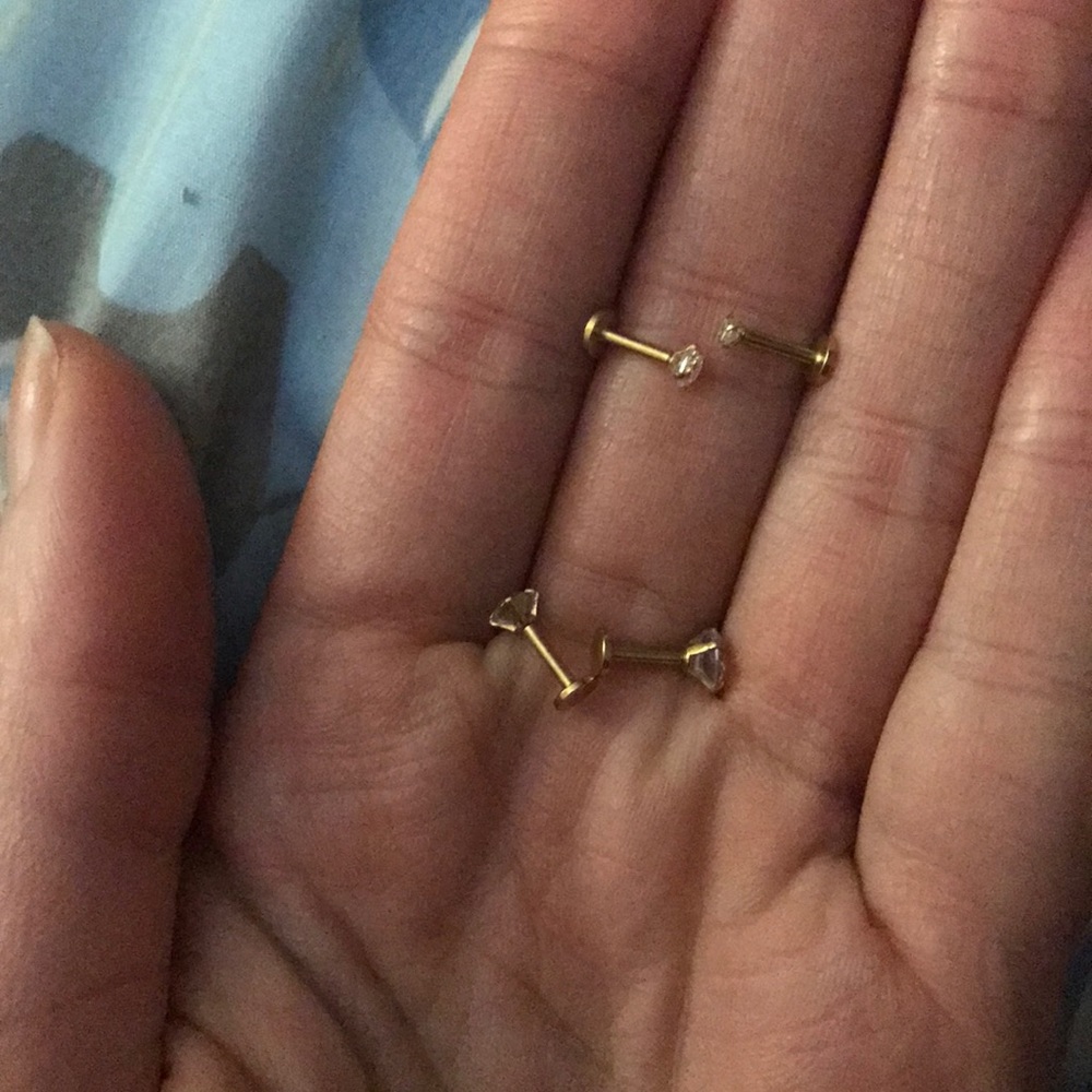 Jewelry - Picture 3 of 3